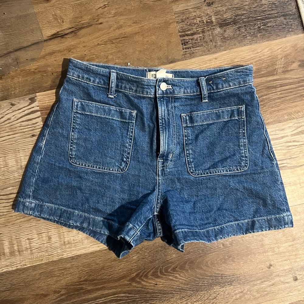 Madewell high rise sailor short 
Size 29